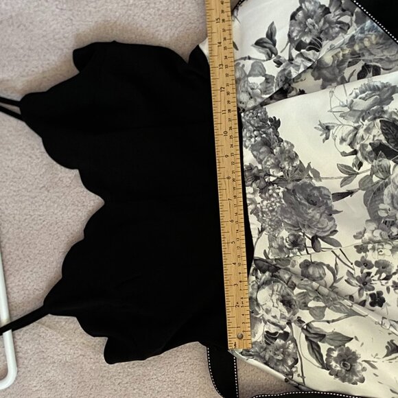 Le Chateau _ Black and White Party Dress SIZE 9 - Picture 7 of 15